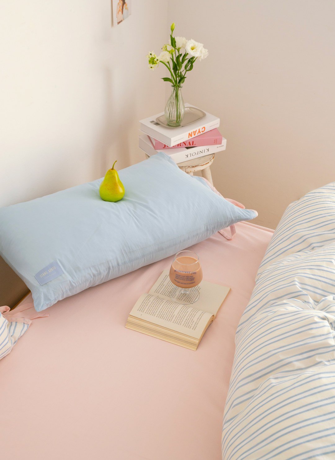 莓果 x 海鹽 - 華爾紗 ( 純棉 ) 四件組 ( 莓果床包 + 海鹽條紋被套 + 一素色一條紋枕套 )