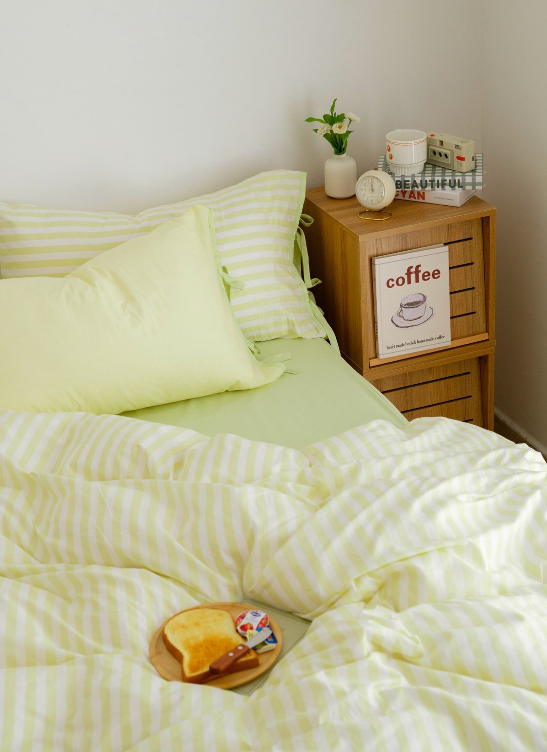 開心果 x 檸檬 - 華爾紗 ( 純棉 ) 四件組 ( 開心果床包 + 檸檬條紋被套 + 一素色一條紋枕套 )