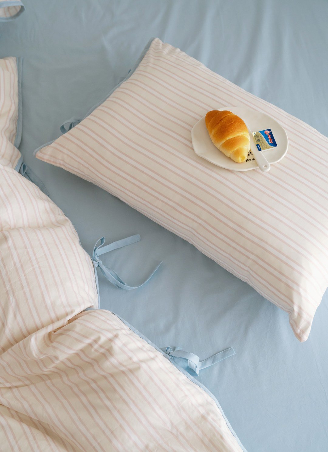 海鹽 x 莓果 - 華爾紗 ( 純棉 ) 四件組 ( 海鹽床包 + 莓果條紋被套 + 一素色一條紋枕套 )