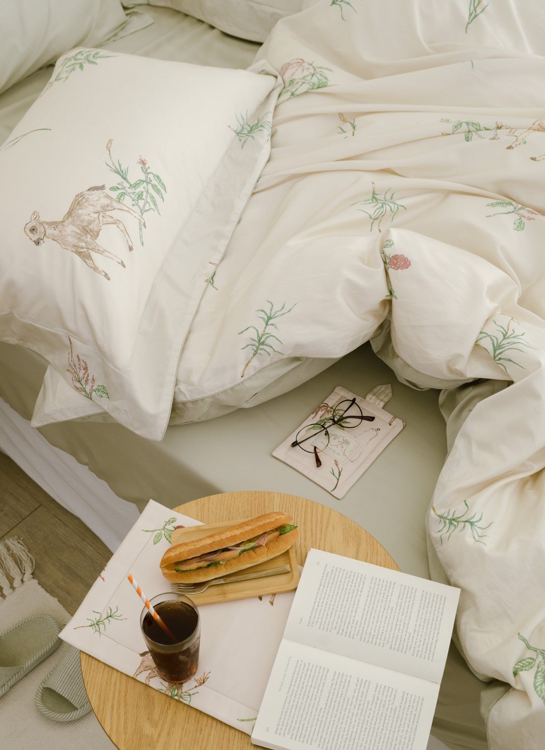 小鹿舞曲 - 天絲棉四件組 ( 床包 + 被套 + 枕套 ) / Sybil-Ho 聯名款