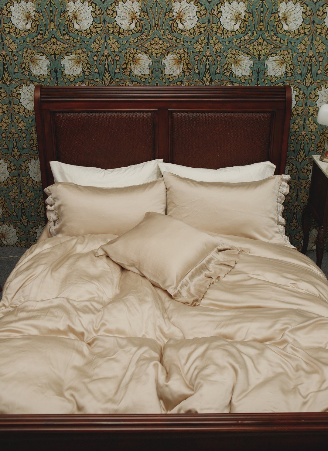 Love淺茶 - 天絲抱枕 / 瑪裘瑞 Marjorie 聯名款