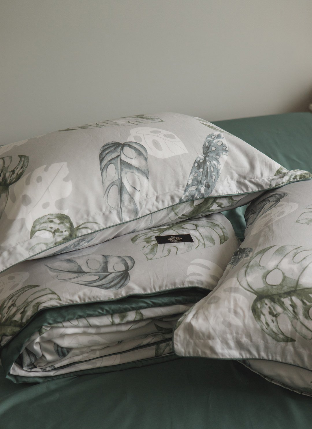 植室 - 天絲四件組 ( 床包 + 被套 + 枕套 )