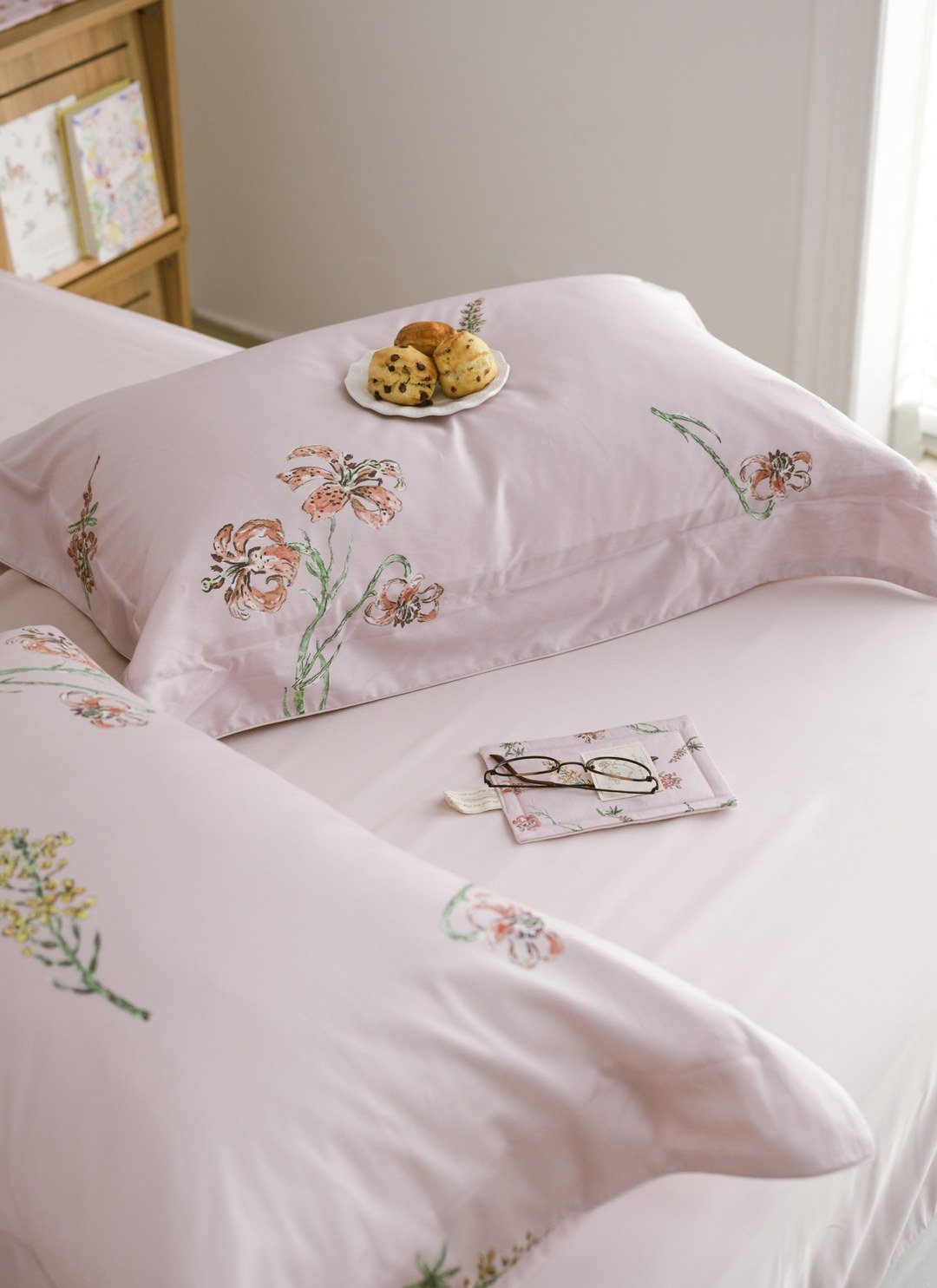 春日拾光 - 天絲棉床包組 ( 床包 + 枕套 ) / Sybil-Ho 聯名款