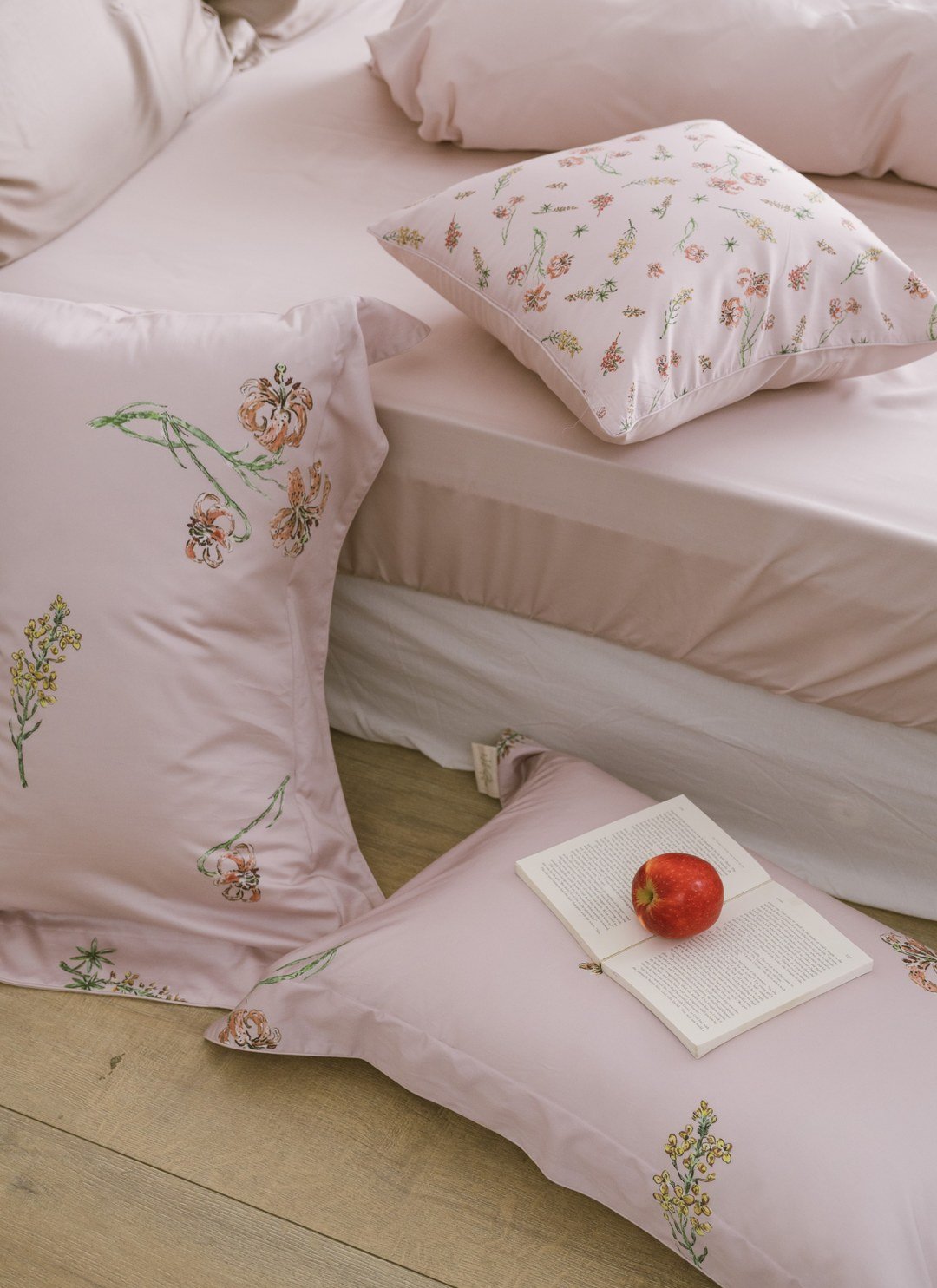 春日拾光 - 天絲棉床包組 ( 床包 + 枕套 ) / Sybil-Ho 聯名款