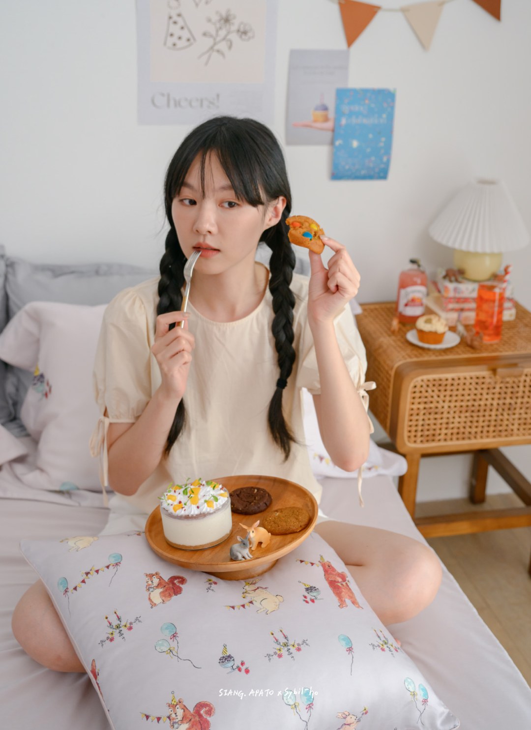 天絲抱枕 / Sybil-Ho 聯名款