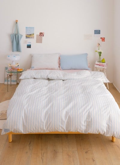 莓果 x 海鹽 - 華爾紗 ( 純棉 ) 四件組 ( 莓果床包 + 海鹽條紋被套 + 一素色一條紋枕套 )