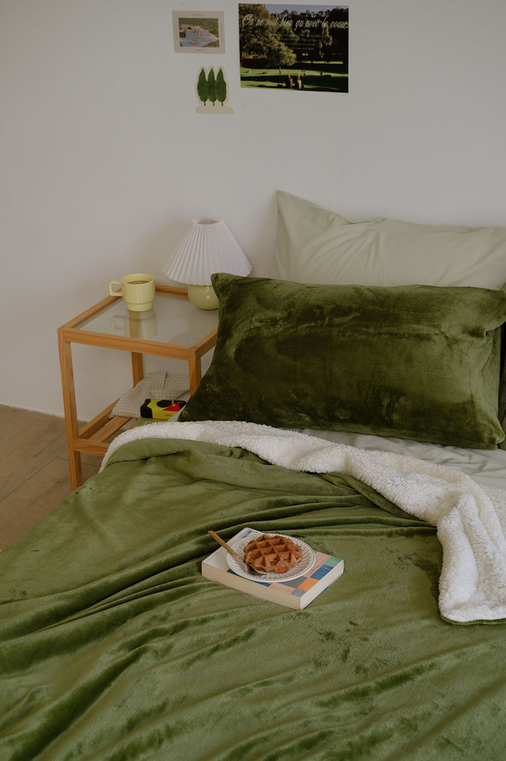 床上再鋪一件毯子 床上再鋪一件毯子