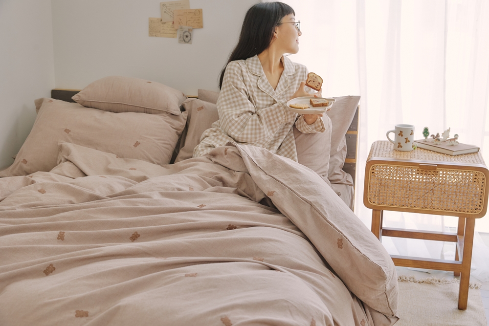 可可咖xTeddy刺繡水洗棉床包 可可咖xTeddy刺繡水洗棉床包